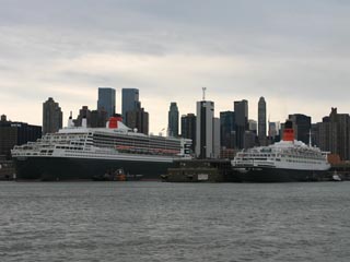 Queen Mary 2 and Queen Elizabeth 2