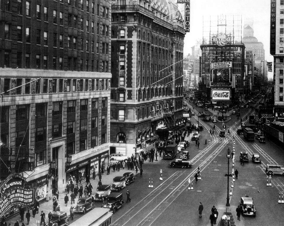 new york skyline black and white. New York in Black and White