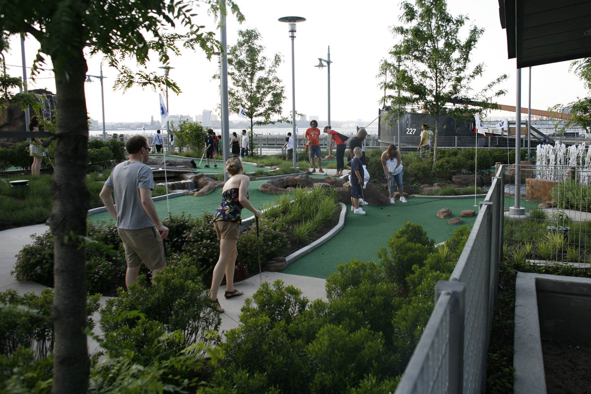 pier 25 mini golf new york